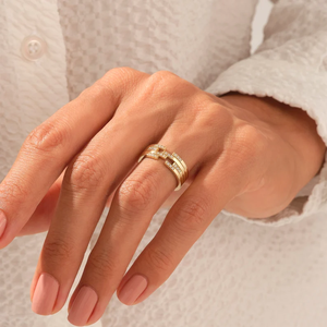 Top Deal 2023 Tiny Lab Grown Diamond Ring Pave Diamond Lines Anillo de bodas 14K Oro sólido Banda gruesa para cigarros - Product Image 4