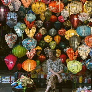 โคมไฟผ้าไหมที่ทำด้วยมืออันหรูหราของเวียดนามโคมไฟผ้าไหมที่ทำด้วยมือที่สวยงามเหมาะสำหรับเป็นของที่ระลึกของร้านอาหาร - Product Image 1