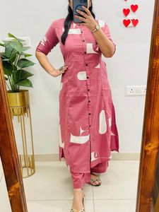 Nueva Colección de Kurtis de Rayón Pesado de Corte Regular de Diseñador, Ropa India para Mujer, En Stock, Sin Estampado - Product Image 3