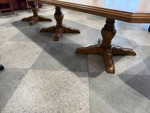 Mesa de Conferencia para 12 Personas con Acabado en Madera de Roble - Product Image 5