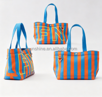 Sac fourre-tout rayé personnalisé avec broderie initiale, en toile robuste, idéal pour les voyages de week-end, sac esthétique mignon pour les vacances d'été