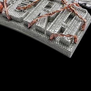 จี้เพชรโมอิสทรงโค้งออกแบบได้ตามต้องการเครื่องประดับสเตนเลสที่มีลักษณะทางศาสนามีรูปทรงตัวอักษร - Product Image 5