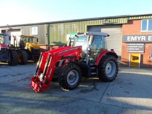 Nouveau tracteur agricole Massey Ferguson 5S 125 4*4 de 140 CV, transmission par engrenages 4 roues motrices, machines agricoles pour utilisation sur les terres agricoles - Product Image 3