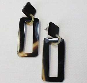 Boucles d'oreilles en corne faites à la main à la mode pour un fabricant de produits de tous les jours en provenance d'Inde - Product Image 4