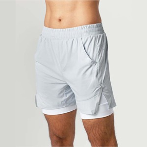 Plus lisse et plus doux 80% Nylon 20% élasthanne nuage gris hommes Compression doublé tissé Baggy entraînement court avec poches avant - Product Image 3
