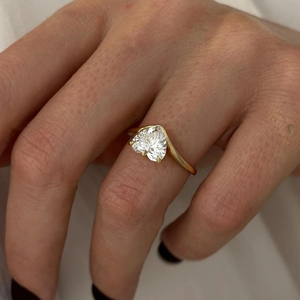 แหวนเพชรทรงหัวใจ 2 กะรัต เพชรเลี้ยงในห้องปฏิบัติการ ดีไซน์โค้งมน แหวนหมั้นทอง 14K สง่างามเหนือกาลเวลา เครื่องประดับชั้นดี - Product Image 5