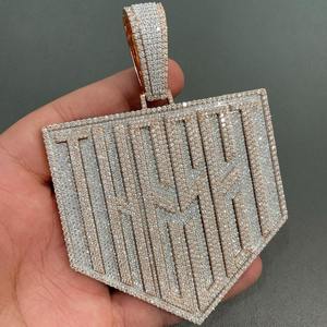 Colgante de lujo con la letra THINK, con diamantes de moissanita, acabado en oro rosa, joyería hip hop personalizada. - Product Image 4