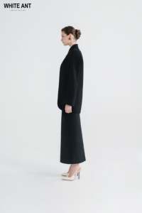 แจ็คเก็ตผู้หญิงที่ขายดีที่สุด PERA SINGLE- เสื้อเบลเซอร์คอปกไร้คอสีดําสีขาวผ้าฝ้ายอินทรีย์ย่นแฟชั่นที่ยั่งยืน - Product Image 3