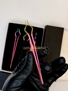 Pince à épiler courbée de haute qualité pour extensions de cils, avec pointe dorée et poignée diamantée, pour isolation et application de poudre rose, instrument de beauté - Product Image 3