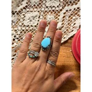 Bague solitaire Scott Skeets Golden Hills en turquoise et argent sterling, sertie de pierres, plaquée or rose, taille 8, taille unique - Product Image 2