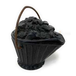 Seau à charbon en fer ergonomique polyvalent avec une grande capacité de stockage et des poignées robustes pour transporter et stocker le bois de chauffage - Product Image 4