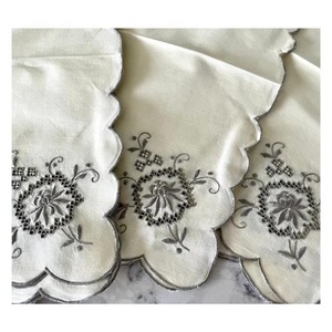 Serviettes de cuisine traditionnelles en coton biologique mélangé soyeux 100% ; Serviettes carrées de taille personnalisable en tissu uni tissé pour fêtes et mariages - Product Image 3