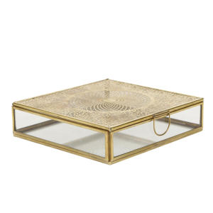 Boîte de rangement à bijoux en verre gravé en métal doré de luxe personnalisée faite à la main avec conception personnalisée pour affichage ou décoration - Product Image 1