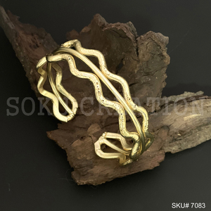 กำไลข้อมือและกำไลข้อมือดีไซน์แบบทวิสต์ชุบทองงานแฮนด์เมดสินค้าพรีเมียมทันสมัยมีดีไซน์ไม่ซ้ำใคร SKU7083 - Product Image 1
