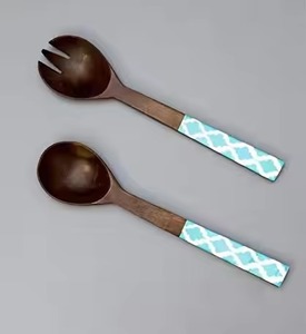 Serveur de salade en bois Fashionista avec poignée en résine cuillère de cuisine écologique ustensile de cuisine - Product Image 3