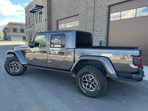 2024 Gladiator Rubicon X 4x4 1 Owner AWD Automatic (8 velocidades) Altamente equipado, Diferenciales de bloqueo, en su mayoría sin modificar - Product Image 3