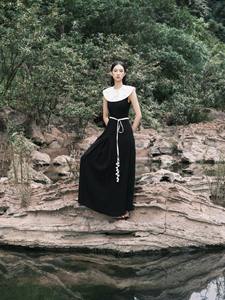 Prix de gros Luxe A-ligne Longue Robe Pour Femmes Sans Manches Décolleté Rond RORY MIDI DRESS 100% Polyester WHITE ANT Vietnam - Product Image 2