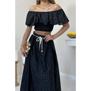 Conjunto de Blusa y Falda Negra con Detalles Fruncidos - Negro - Product Image 4