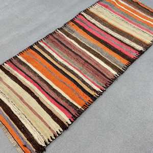 Tapis turc vintage en laine 2,5x6,1 pi (76x186 cm) Kilim écologique orange patchwork avec envers en latex - Product Image 2