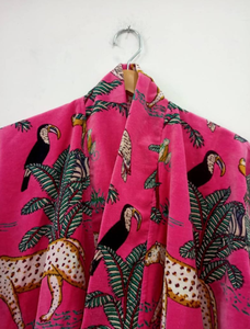 Venta caliente bata de terciopelo rosa para mujer chaqueta de invierno de tamaño libre con mangas de algodón completo chaqueta con estampado de animales para verano primavera - Product Image 2