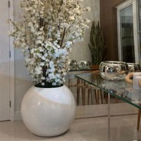 Sphère personnalisée qualité décorative simple grand polygone blanc Pots de fleurs en fibre de verre, jardinières en ciment