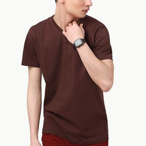 T-shirts à col en V personnalisés de haute qualité pour hommes col rond en tissu de jersey de coton rouge foncé avec motif imprimé - Product Image 1