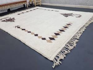 Tapis berbère blanc et marron unique fait à la main tapis en laine abstraite bohème marocain fabriqué sur commande tapis berbère de qualité supérieure - Product Image 6