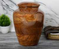 Mayorista Mejor Alta calidad Big Pet Cenizas Ataúdes Estilo americano Urna de madera grabada Personalizado ODM Urna de cremación para adultos