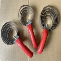 Peigne à chevaux à 6 anneaux, dentelé, anti-démangeaisons, grattoir, brosse de nettoyage pour le dépoussiérage des animaux et le démêlage du bétail