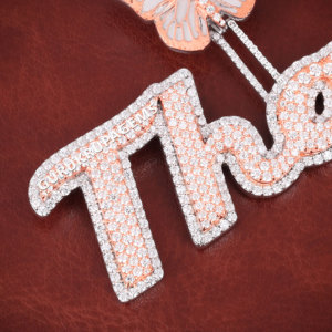 Pendentif personnalisé en argent S925 avec lettres de nom en diamant glacé, testé au diamant 100%, diamant de laboratoire VVS - Product Image 3