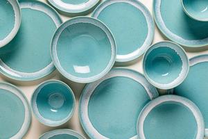 Ensemble d'assiettes en céramique Aqua Teal, finition émaillée mouchetée, légères mais robustes, idéales pour les tables décontractées et les tables de haute couture - Product Image 6