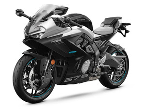 Pour moto sportive 678R noire et argentée avec accents bleus, design haute performance >80 km/h 1001-2000W - Product Image 1
