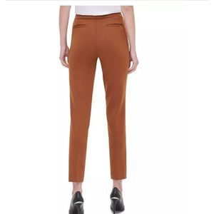 Pantaloni a vita alta da donna Calvin Klein, modello palazzo a gamba dritta, in tessuto crepe antipiega traspirante, colore marrone, taglia XL - Product Image 2