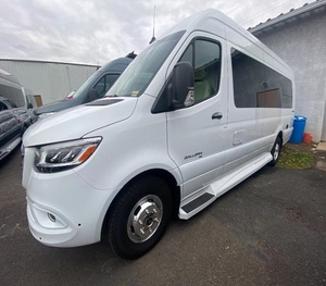 รถบ้านมือสอง ปี 2024 รุ่น Coachmen RV Galleria 24FL พร้อมขาย - Product Image 4