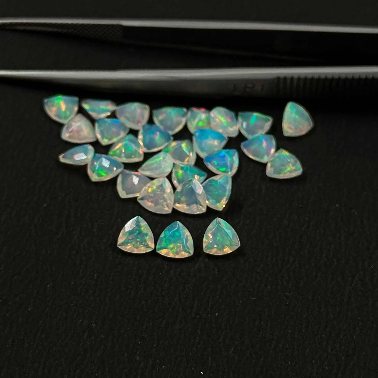 8mm gevşek yarı değerli taş doğal etiyopya Opal Faceted trilyon kesim taş en kaliteli uygun fiyat