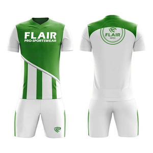 Camiseta de fútbol para niños de diseño retro personalizado, la mejor calidad, 100% poliéster, cómoda, transpirable, Parte delantera corta, conjuntos de nombre OEM nacional - Product Image 2