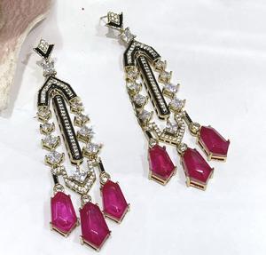 Exclusivos Pendientes Largos de Fusión con Baño de Oro de la Mejor Calidad, Estilo Moderno, Colecciones para Bodas y Fiestas para Mujeres y Niñas - Product Image 2