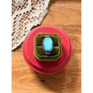 Bague Statement Scott Skeets Golden Hills en turquoise et argent sterling, coupe géométrique, sertissage invisible, taille 8, pour un usage quotidien - Product Image 1