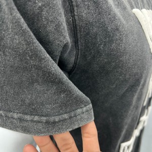 เสื้อยืดสีกรดดำพิมพ์ลายพัฟเสื้อผ้าแนวสตรีทแวร์เสื้อยืดผ้าฝ้ายกราฟิกที่กำหนดเองสำหรับลุคคลาสสิกและวินเทจ - Product Image 2