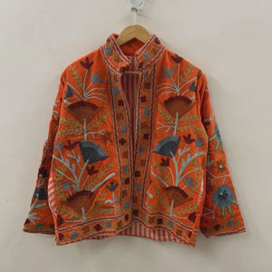 Chaqueta corta de terciopelo bordada Suzani, abrigo llamativo, blazer de terciopelo, chaqueta unisex, regalo para esposa, bolero nupcial. - Product Image 3