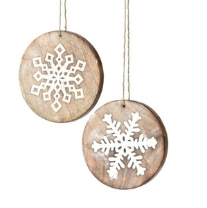 Bois de mangue suspendu de forme ronde avec conception de flocon de neige meilleur avec des tailles et des couleurs personnalisées avec des tailles 19x28x5cm - Product Image 1