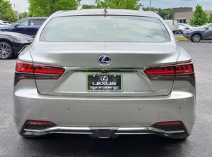 Lexus ES 350 F SPORT FWD d'occasion 2022 – Berline de luxe avec boîte automatique pratique et intérieur sombre, vraiment fiable - Product Image 4