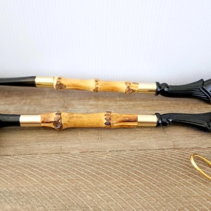 Rehausseur de chaussures élégant à motif de tête de cheval noir pour une assistance quotidienne à la chaussure, avec un look artistique détaillé et une construction robuste - Product Image 3