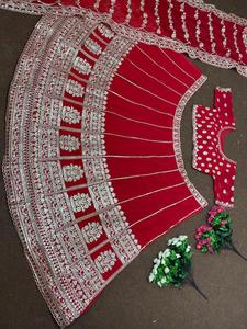 Lehenga ethnique en tissu Georgette lourd avec séquence de broderie soie intérieure avec toile chemisier Georgette lourd pièce - Product Image 3