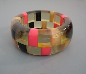 Pulseras y Brazaletes Acrílicos Multicolores Personalizados, Joyería India con Diseño de Ángel para Mujer, Material de Resina para Navidad y Otras Ocasiones - Product Image 4