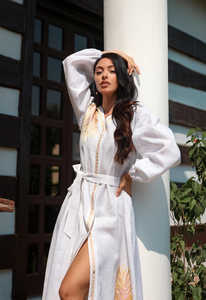 ชุดเดรสยูเครนสีเหลืองอำพันสำหรับผู้หญิงชุดเดรสแขนยาวมีสไตล์คอวีปักมือชุดเดรสยูเครนพร้อมเข็มขัดสำหรับฤดูหนาวของอินเดีย - Product Image 4