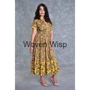 Robe mi-longue en tissu imprimé en coton sur mesure tissée écologique avec découpe de taille naturelle et décoration en dentelle - Product Image 3