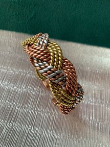 Bracelet unisexe en cuivre de haute qualité et tendance 6 aimants puissants Technique gravée personnalisée Lampe au sel Poignets Bracelet Soulagement de l'arthrite - Product Image 6