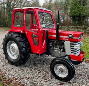 รถแทรกเตอร์มาสซีย์เฟอร์กูสัน 165 2WD ยอดนิยม พร้อมห้องโดยสารแบบปิด เกียร์และปั๊ม  กำลังเครื่องยนต์ดีเซลสูง สำหรับงานเกษตร - Product Image 2