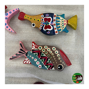 Figurine de poisson en bois peinte Art folklorique nautique rustique à collectionner, Figurine de poisson en bois sculpté à la main Folk peint à vendre - Product Image 3